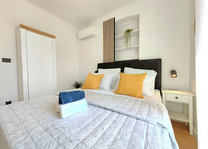 Studio & Rooms Fjok