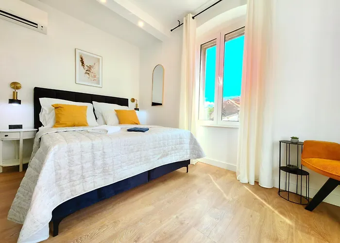 Studio & Rooms Fjok
